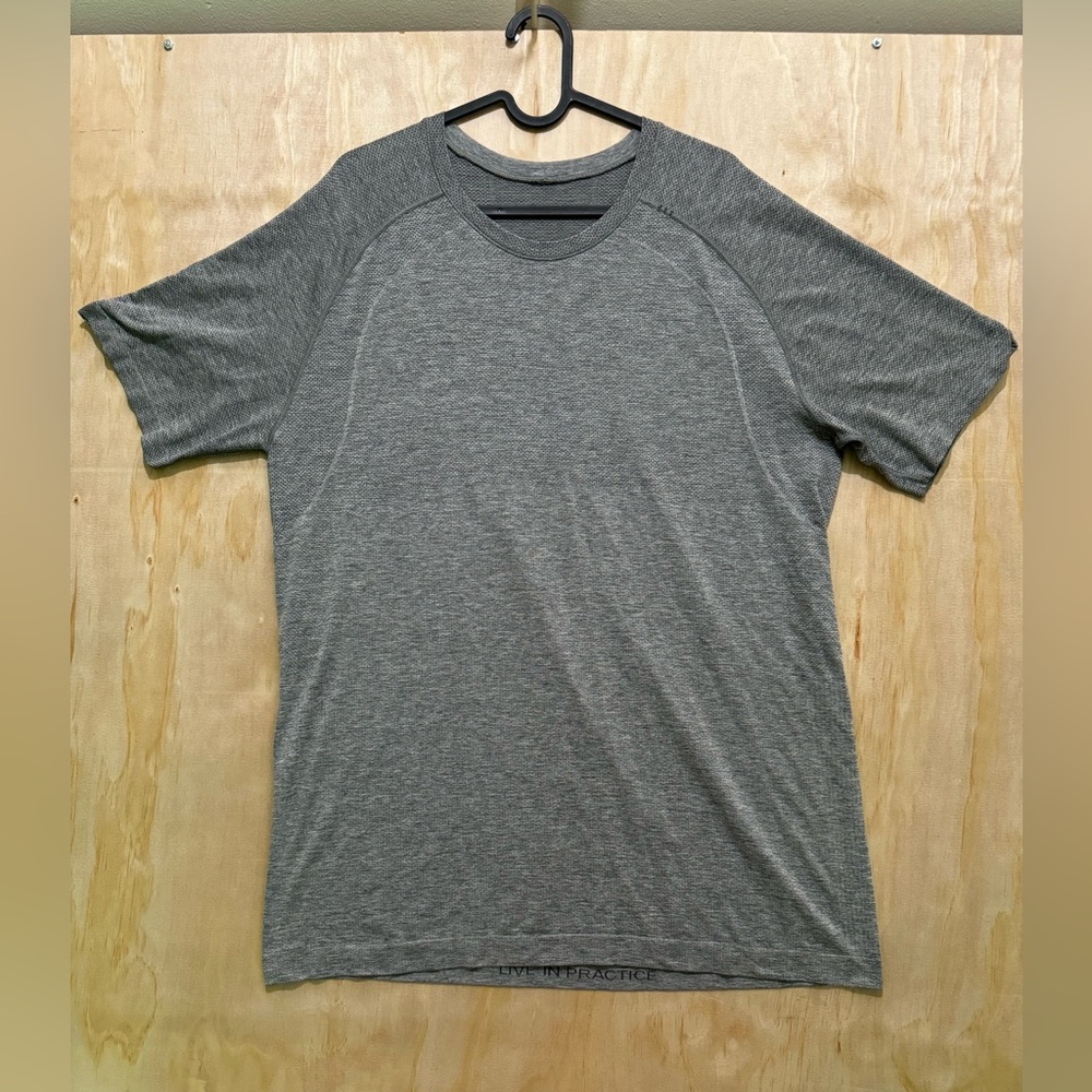 Lululemon Live in Practice Men's T-Shirt size XL